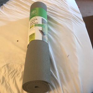 Premium yoga mat - 6mm 68L x 24W